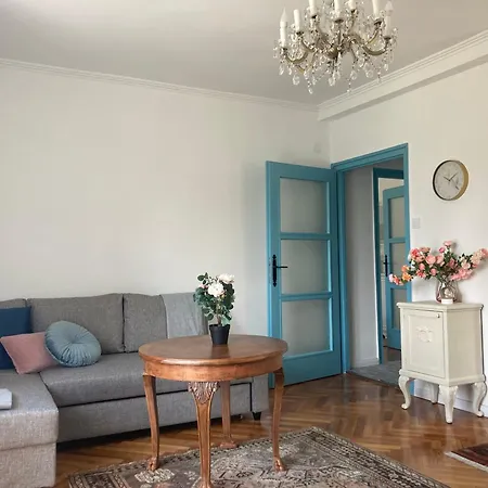 Art Blue Apartment *