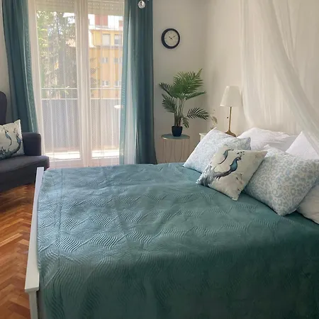 Art Blue Apartment *